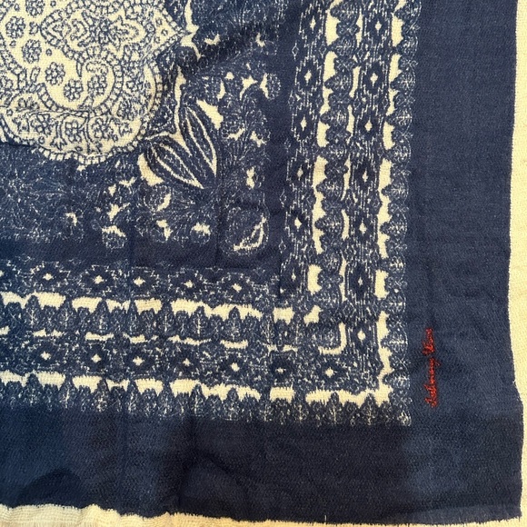 Johnny Was Autum Acrylic scarf - Picture 2 of 3